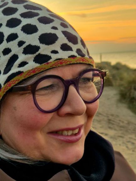 "Von der Tugend, unbescheiden zu sein"- unter diesem Motto steht der Gottesdienst am 15.02.26 um 10.30 Uhr in St.Dionysius zu Rodenäs. Die Bibel macht durchaus Mut, nicht immer im Stillen zu wirken. Man darf für das, was einem wichtig ist auch einstehen. 